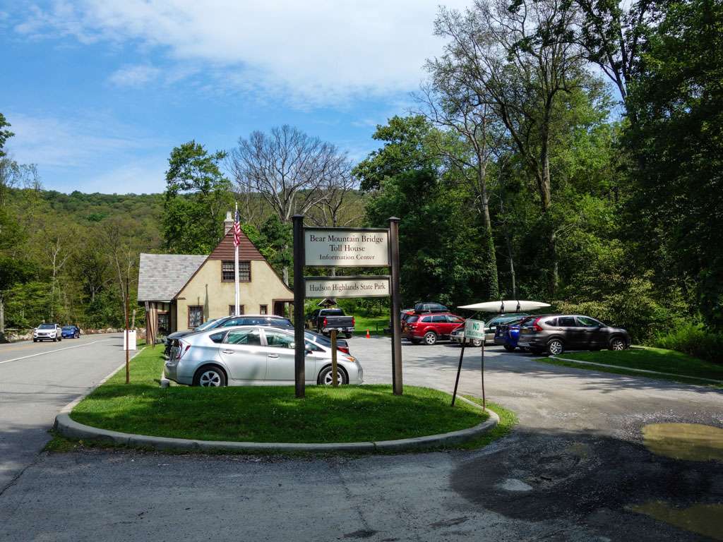Bear Mountain Toll House Information Center Cortlandt Ny 10567 Usa