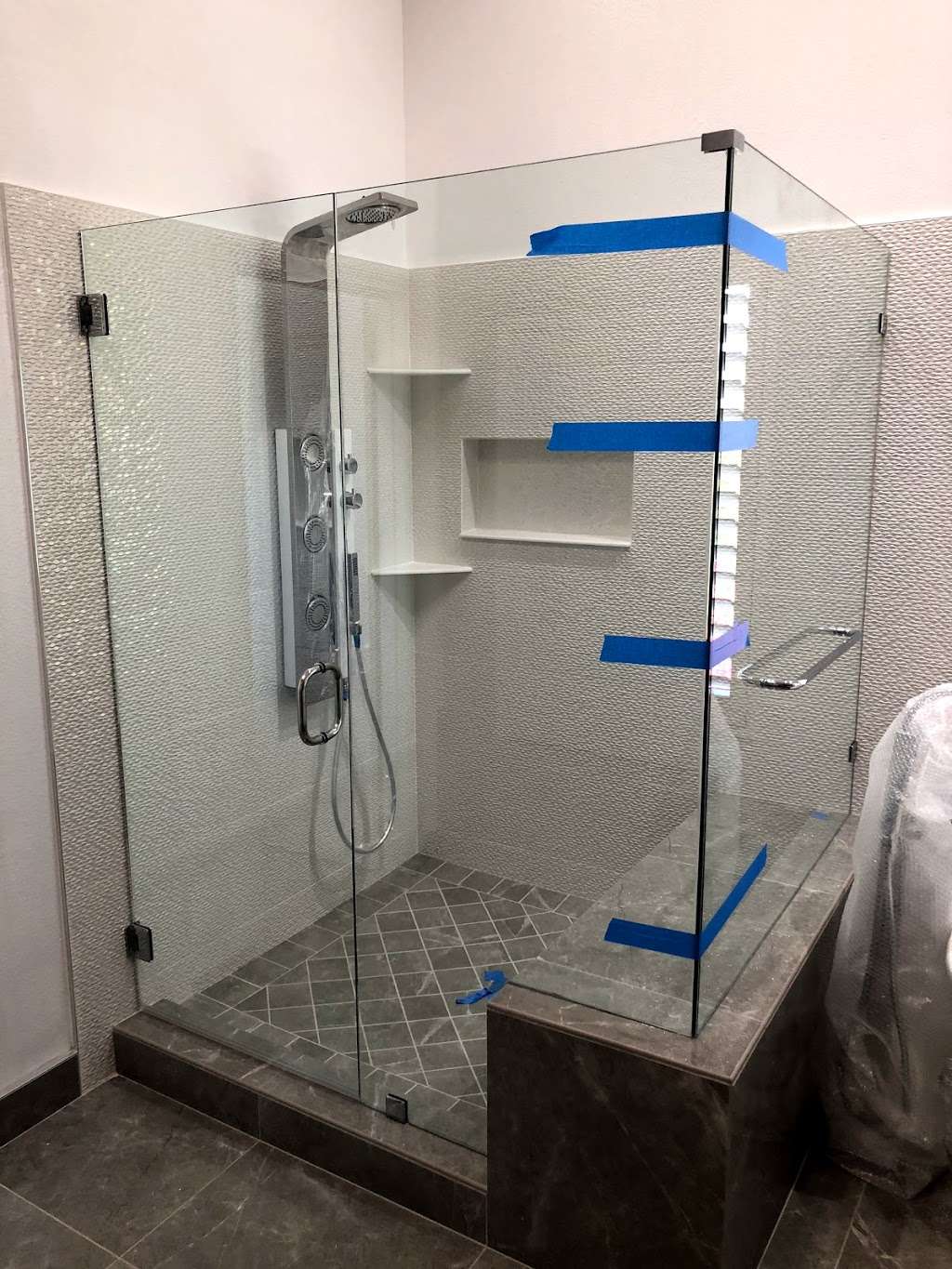 J Shower Doors | 14499 Hillcrest Dr, Fontana, CA 92337 | Phone: (909) 732-6564