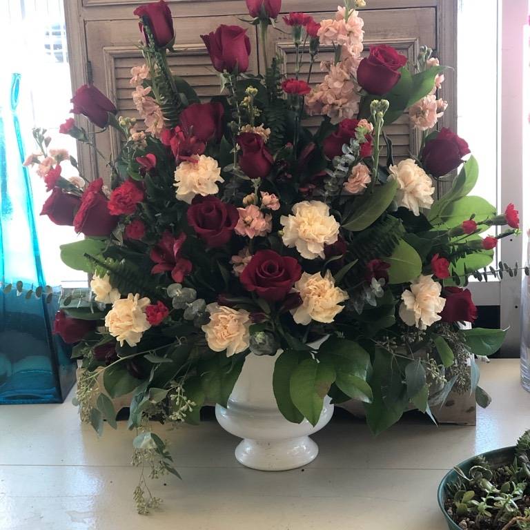 Brundage Lane Florist | 3040 Brundage Ln, Bakersfield, CA 93304, USA | Phone: (661) 323-7924