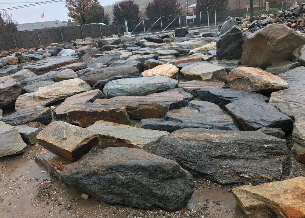 Boulders Rock Long Island, Retaining Walls Suffolk Nassau NY | 2 Old Northport Rd, Kings Park, NY 11754 | Phone: (631) 544-1038