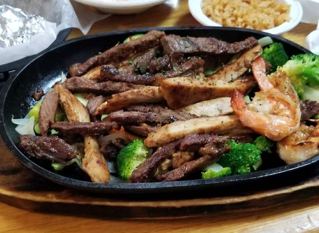 Baytown Seafood | 816 S 17th St, West Columbia, TX 77486, USA | Phone: (979) 345-5196