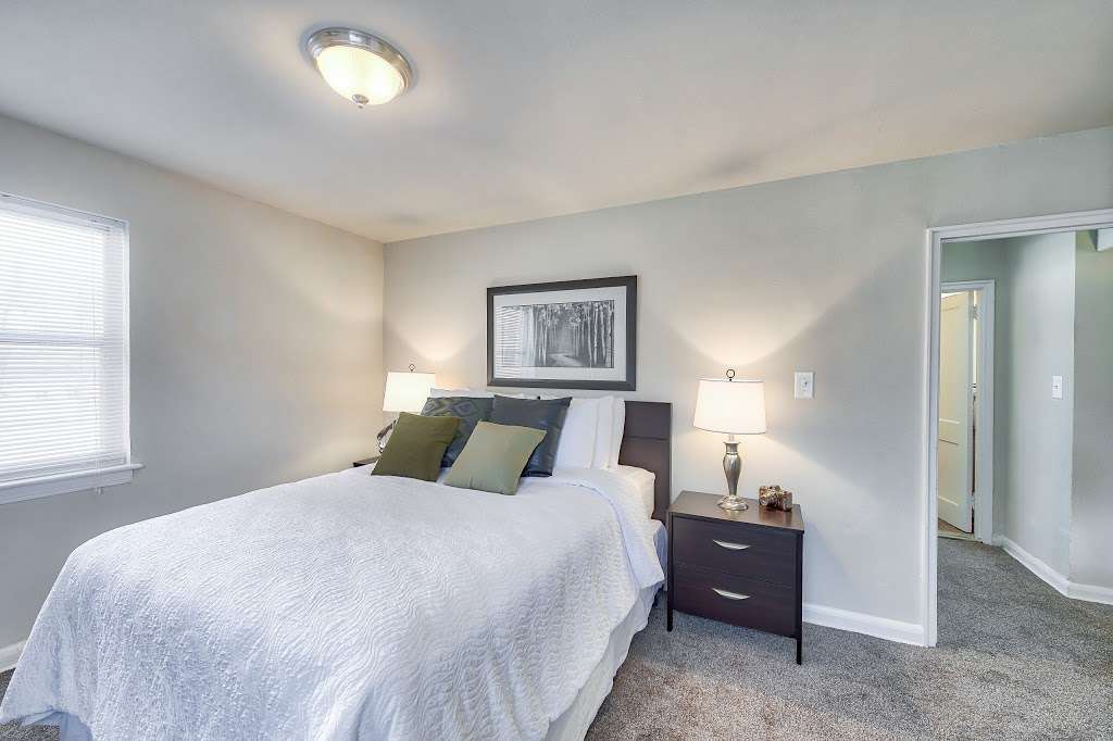 Maplewood Apartments | 956 Argonne Dr, Baltimore, MD 21218, USA | Phone: (410) 323-5775