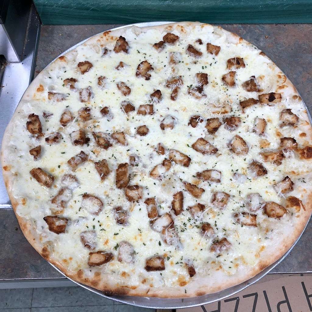 Amici Pizza & Pasta Family Restaurant | 2838 PA-611 #204, Tannersville, PA 18372 | Phone: (570) 620-9005