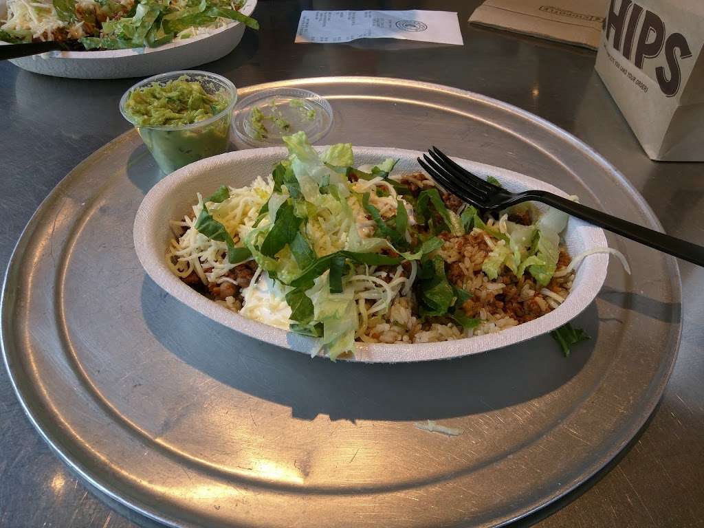 Chipotle Mexican Grill | 1132 S Clinton St Clinton &, W Grenshaw St, Chicago, IL 60607, USA | Phone: (773) 453-3021