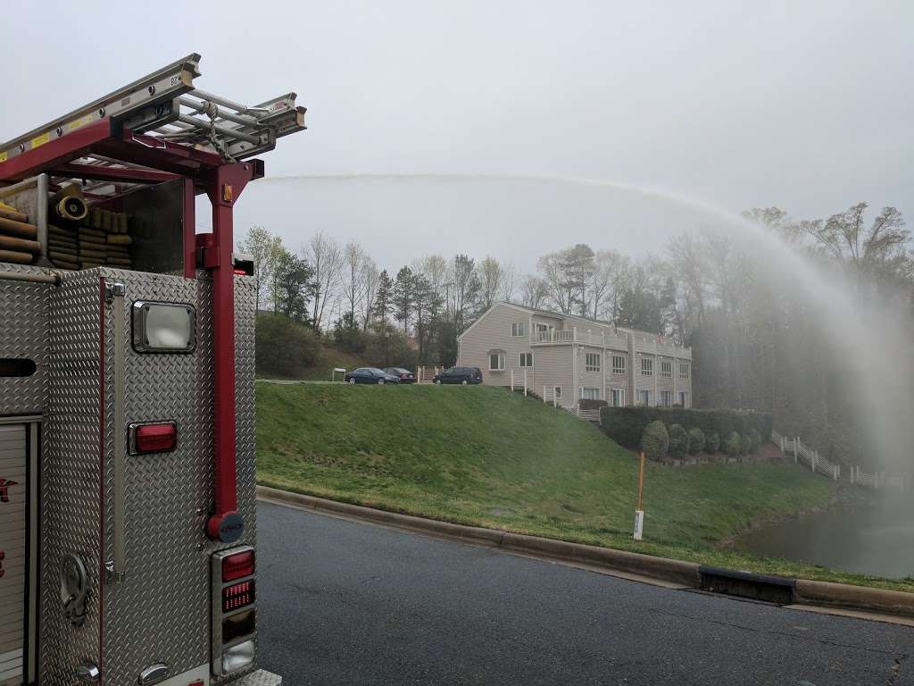 Terrys Marina | 14131 Pine Harbor Rd, Charlotte, NC 28278, USA | Phone: (704) 588-0418