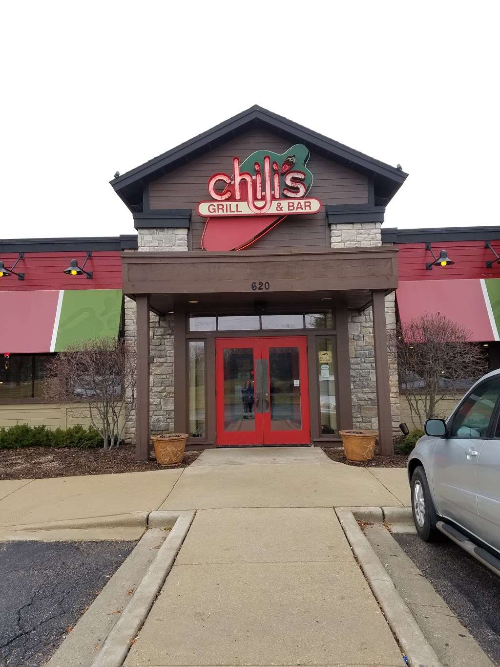 Chilis Grill & Bar | 620 Randall Road, South St, South Elgin, IL 60177, USA | Phone: (847) 841-8708
