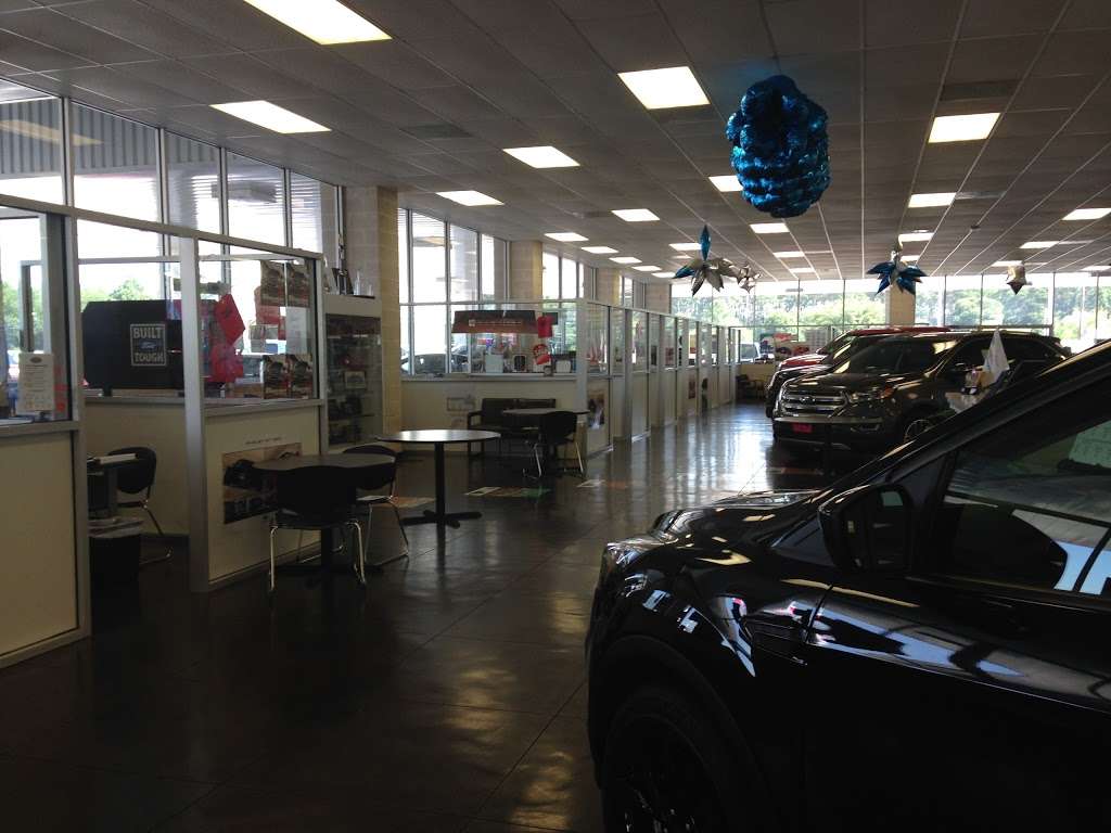 Tomball Ford | 22702 Tomball Pkwy, Tomball, TX 77375 | Phone: (281) 378-3160