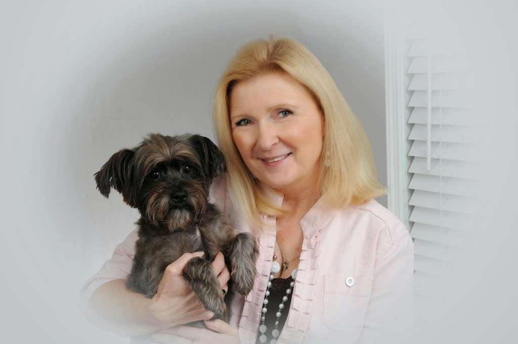 Bear Team Real Estate.....Bethanne Baer Broker | 2300 S Crystal Lake Dr, Orlando, FL 32806, USA | Phone: (407) 228-1112