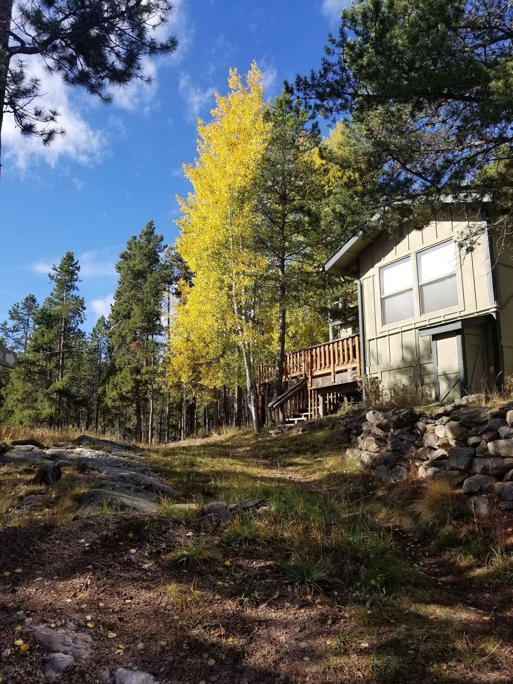 Evergreen Colorados Log Cabin & Wilderness Lodging | 199 Sioux Trail, Evergreen, CO 80439 | Phone: (303) 946-0726