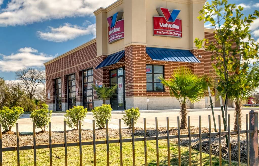 Valvoline Instant Oil Change | 20815 US-59, Humble, TX 77338, USA | Phone: (281) 973-5981