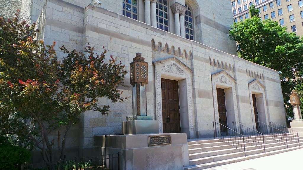 Temple Sholom of Chicago | 3480 N Lake Shore Dr, Chicago, IL 60657, USA | Phone: (773) 525-4707