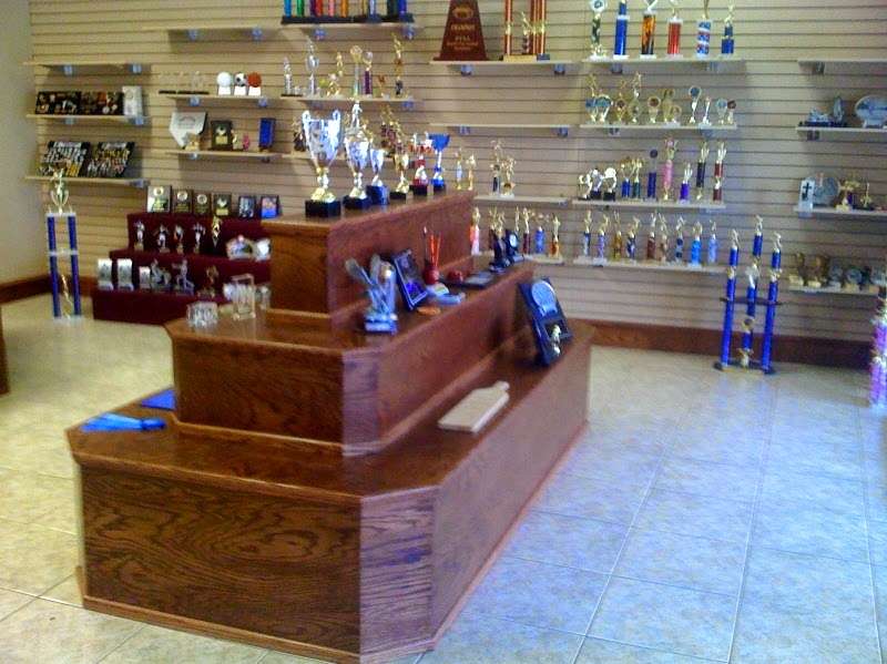 Crown Trophy | 1301 Custer Rd #258, Plano, TX 75075, USA | Phone: (972) 633-9040