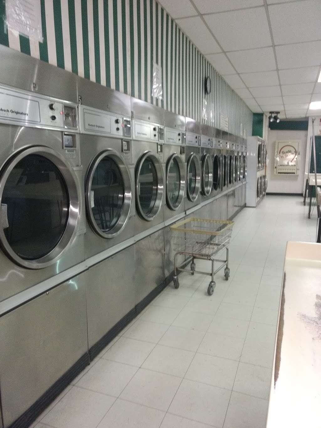 Sherwood Park Coin Laundry | 3262, 350 S Main St, Mooresville, NC 28115, USA | Phone: (919) 725-1245