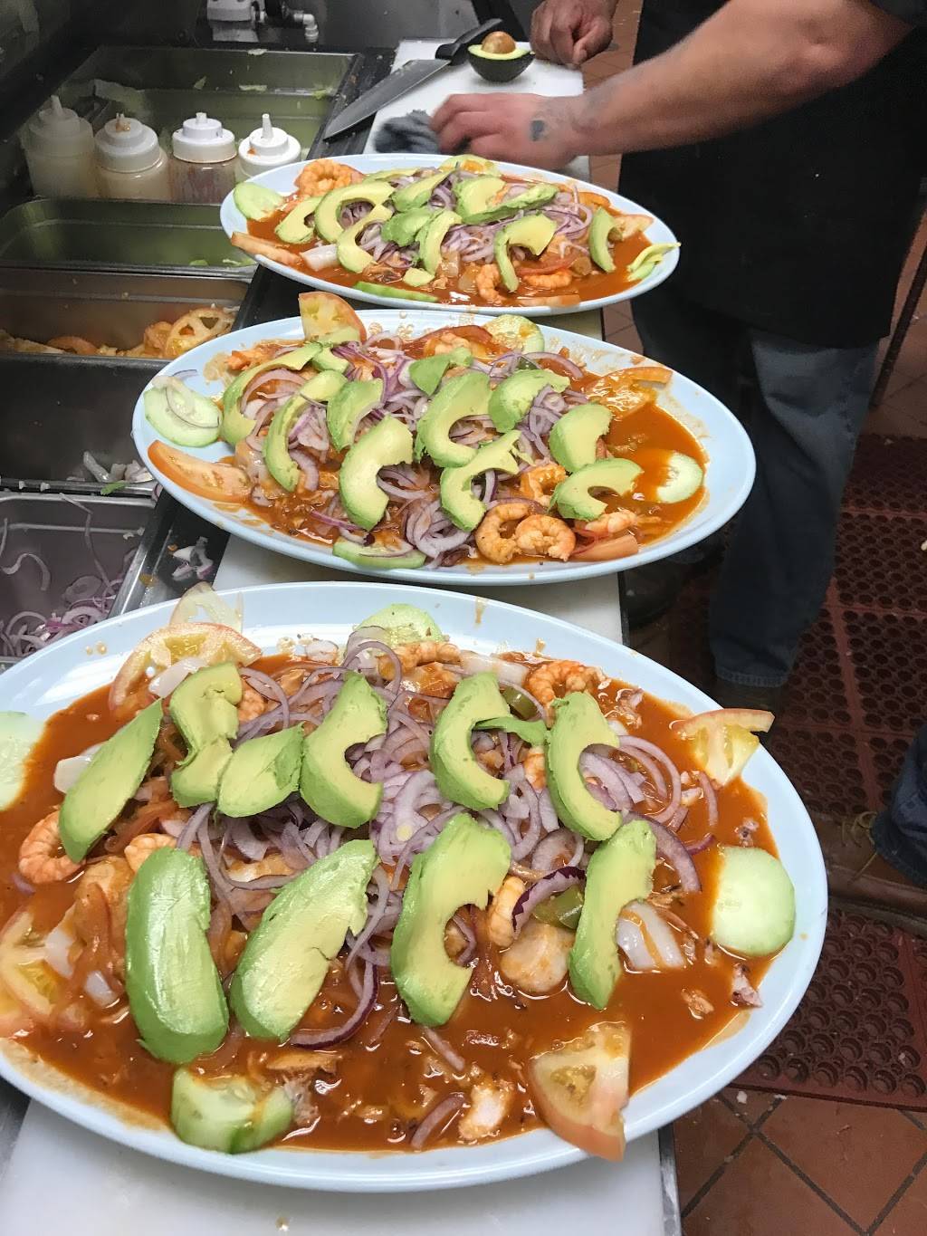 Mariscos La Casuela | 1407 Padre St, Bakersfield, CA 93307, USA | Phone: (661) 847-9898