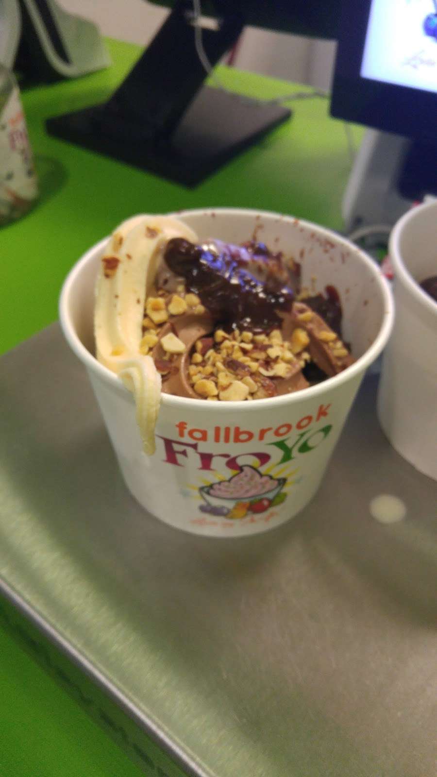 Fallbrook FroYo | 1962, 127 E Mission Rd, Fallbrook, CA 92028, USA | Phone: (760) 840-1035