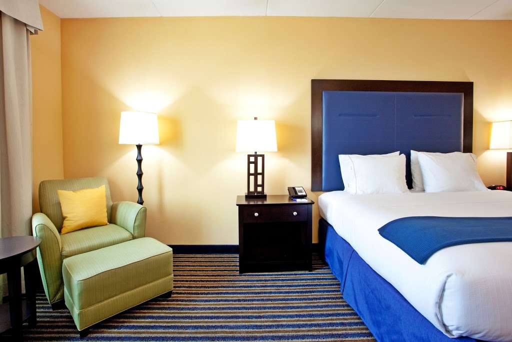 Holiday Inn Express & Suites Wilmington-Newark | 1201 Christiana Rd, Newark, DE 19713, USA | Phone: (302) 737-2700