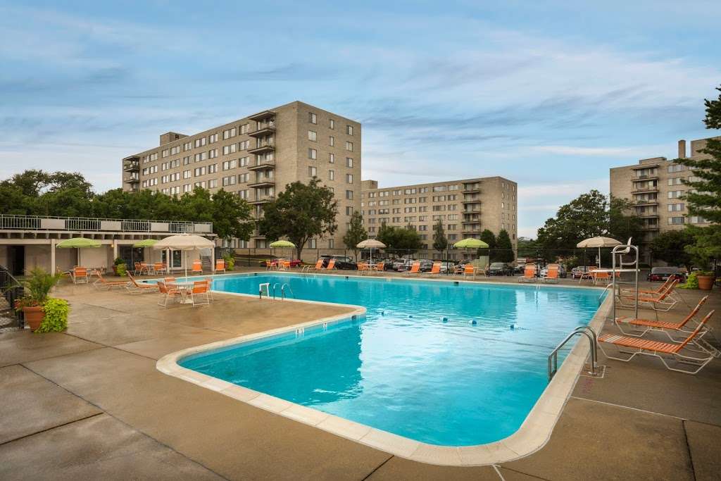 Top of the Hill Apartments | 3200 Curtis Dr, Hillcrest Heights, MD 20748, USA | Phone: (301) 485-2400