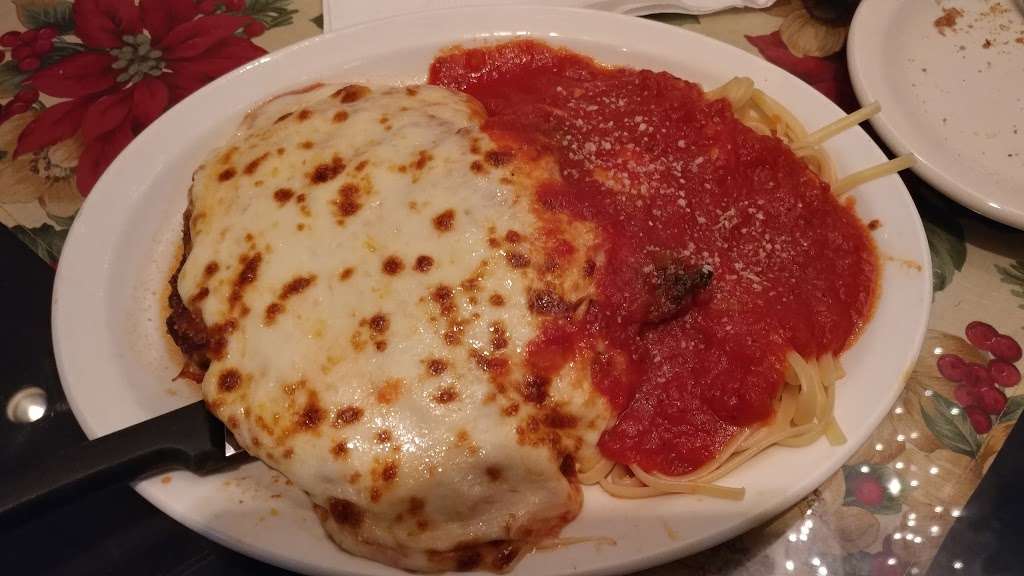 Binantis Taste of Italy | 101 S 2nd St, Silver Lake, WI 53170, USA | Phone: (262) 889-8387