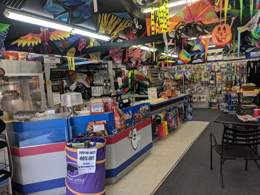 Gift of Wings Kite Store | 1300 N Lincoln Memorial Dr, Milwaukee, WI 53202, USA | Phone: (414) 273-5483