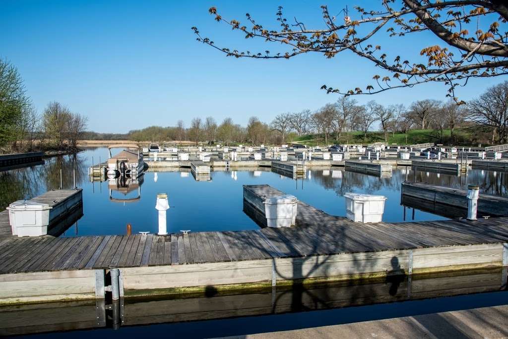 Fox River Marina | 28500 W Roberts Rd, Port Barrington, IL 60010, USA | Phone: (847) 381-0669