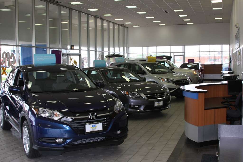 Honda On Grand | 300 W Grand Ave, Elmhurst, IL 60126, USA | Phone: (630) 833-7700