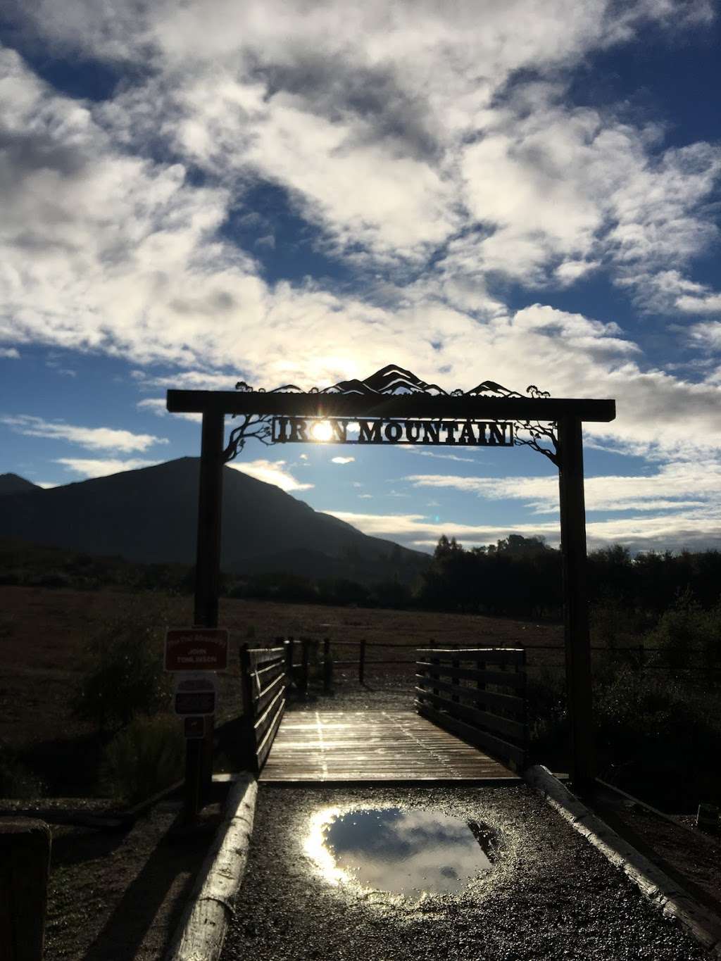 Iron Mountain Trailhead | 14847-14909 CA-67, Poway, CA 92064, USA