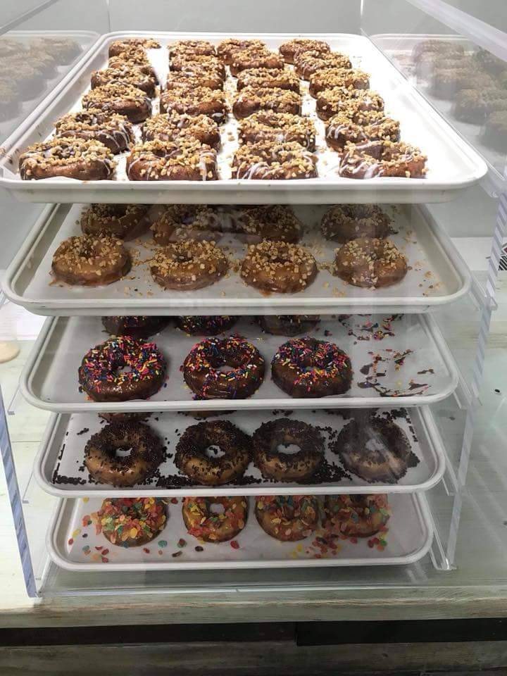 Papa Moose’s Donuts | 165 Superior St, Rossford, OH 43460 | Phone: (419) 725-4433