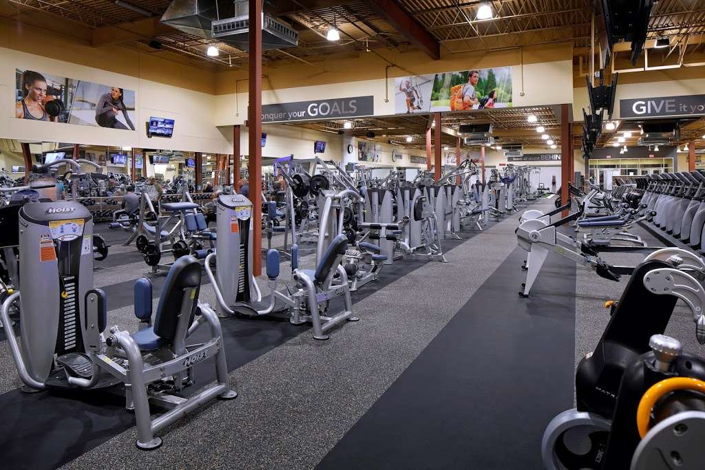 24 Hour Fitness | 1624 St Georges Ave, Avenel, NJ 07001, USA | Phone: (732) 453-5188