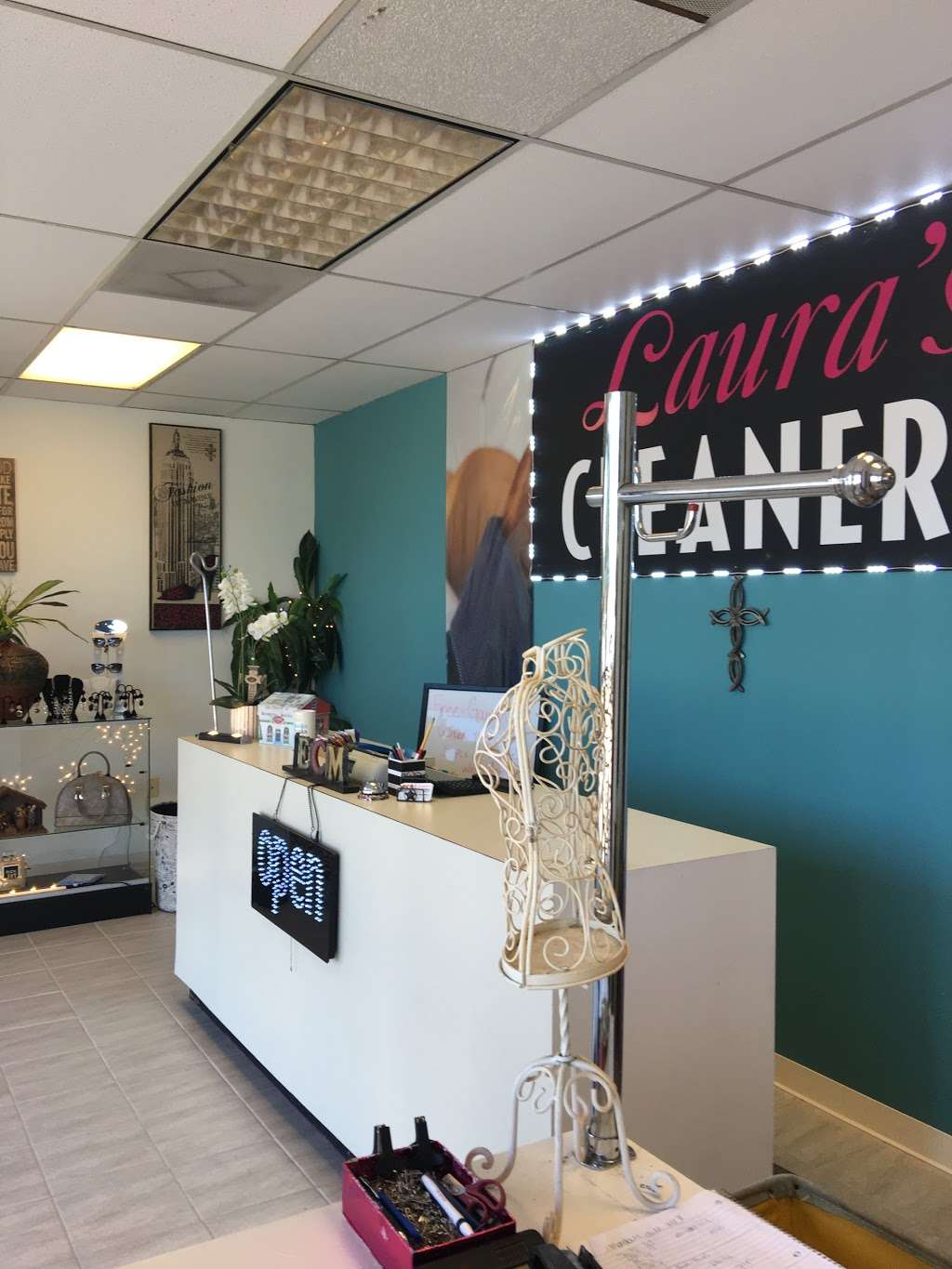 Lauras Cleaners | 6115 Crosby Huffman Rd ste 102, Crosby, TX 77532, USA | Phone: (281) 328-9790