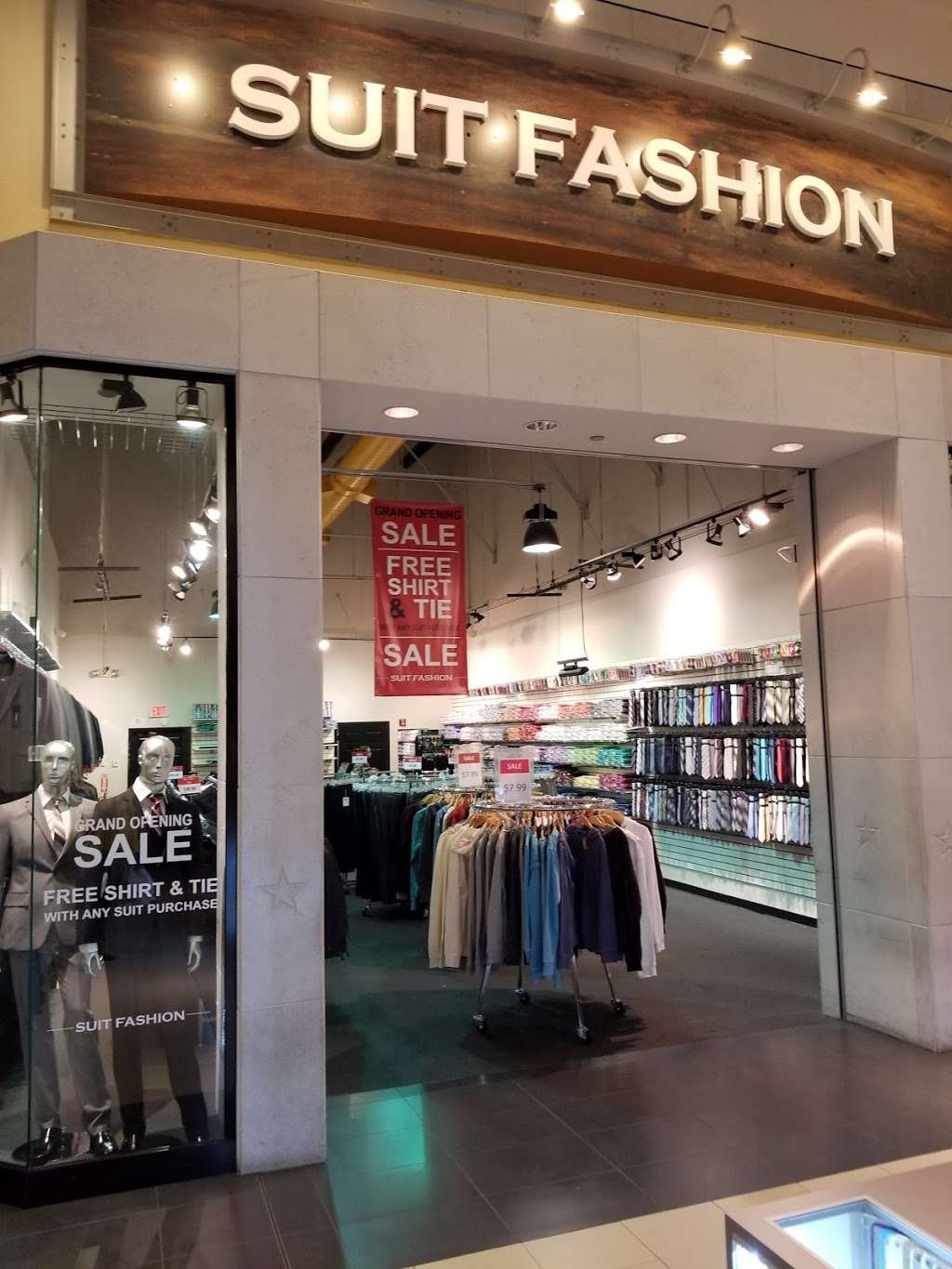 Suit Fasion | Monmouth Mall, Eatontown, NJ 07724, USA