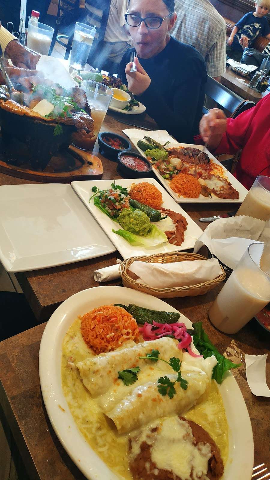 Chapala Mexican Restaurant | 245 S 10th St, Santa Paula, CA 93060, USA | Phone: (805) 525-2813