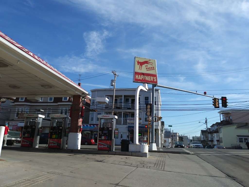 Haffners Gas Station | 4326, 469 Haverhill St, Lawrence, MA 01841, USA | Phone: (978) 688-3772