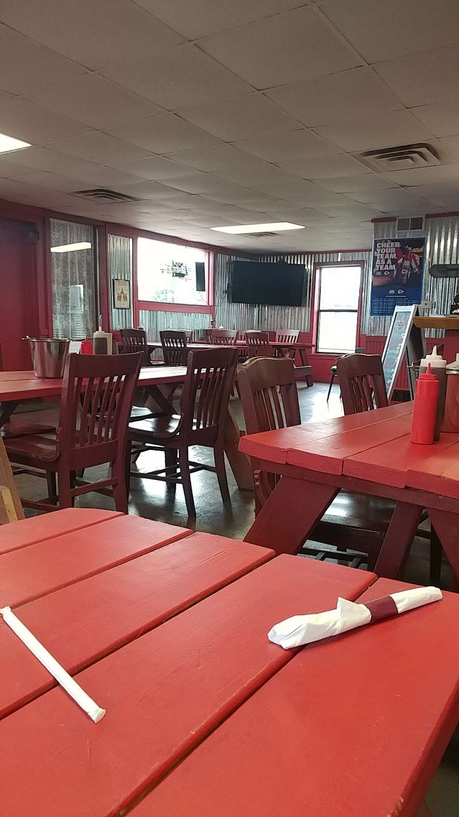 Shawnee Mound BBQ | 112 Rives Rd, Clinton, MO 64735, USA | Phone: (660) 525-1695