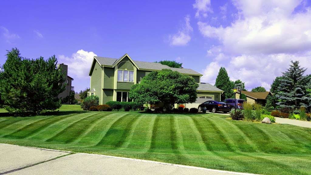 LAWNFORCE LLC | 400 E Oak St, Oak Creek, WI 53154, USA | Phone: (414) 630-8354