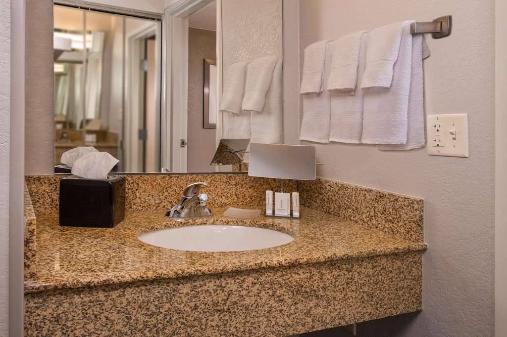 Courtyard by Marriott Dulles Town Center | 45500 Majestic Dr, Dulles, VA 20166 | Phone: (571) 434-6400