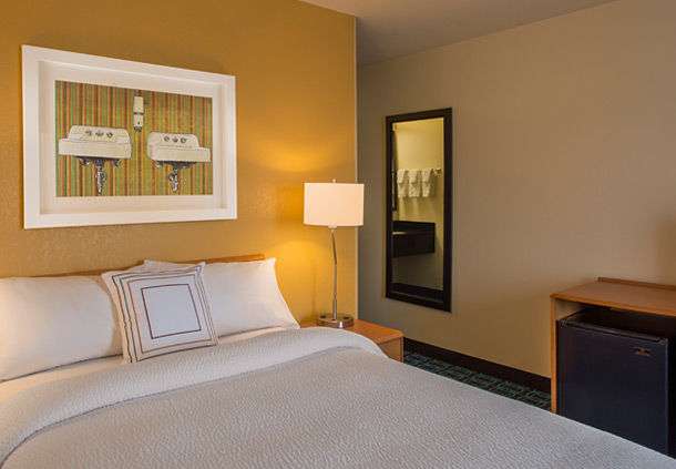 Fairfield Inn & Suites by Marriott Indianapolis Airport | 5220 W Southern Ave, Indianapolis, IN 46241, USA | Phone: (317) 244-1600