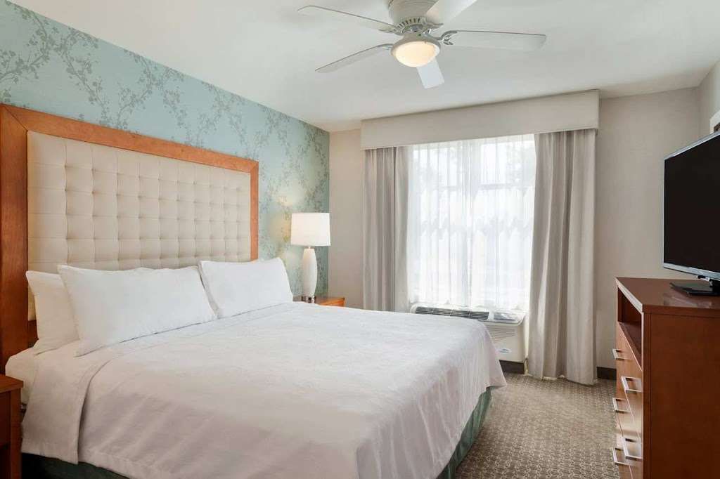 Homewood Suites by Hilton Gateway Hills Nashua | 15 Tara Blvd, Nashua, NH 03062, USA | Phone: (603) 546-7470
