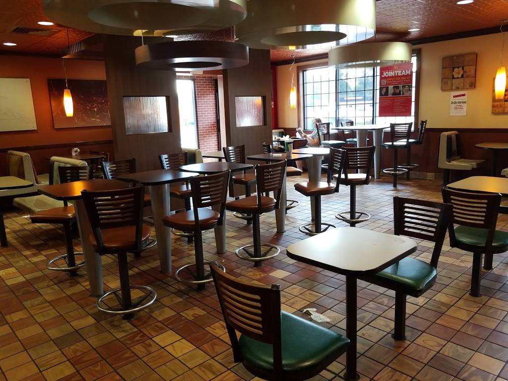 McDonalds | 4950 Hwy 61 N, White Bear Lake, MN 55110, USA | Phone: (651) 426-8625