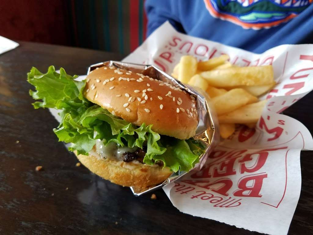 Red Robin Gourmet Burgers and Brews | 2860 US-34, Oswego, IL 60543 | Phone: (630) 551-3912