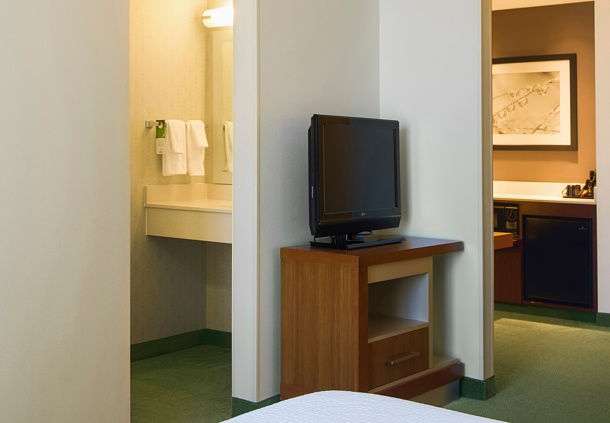 SpringHill Suites by Marriott Lawrence Downtown | One Riverfront Plaza, Lawrence, KS 66044 | Phone: (785) 841-2700