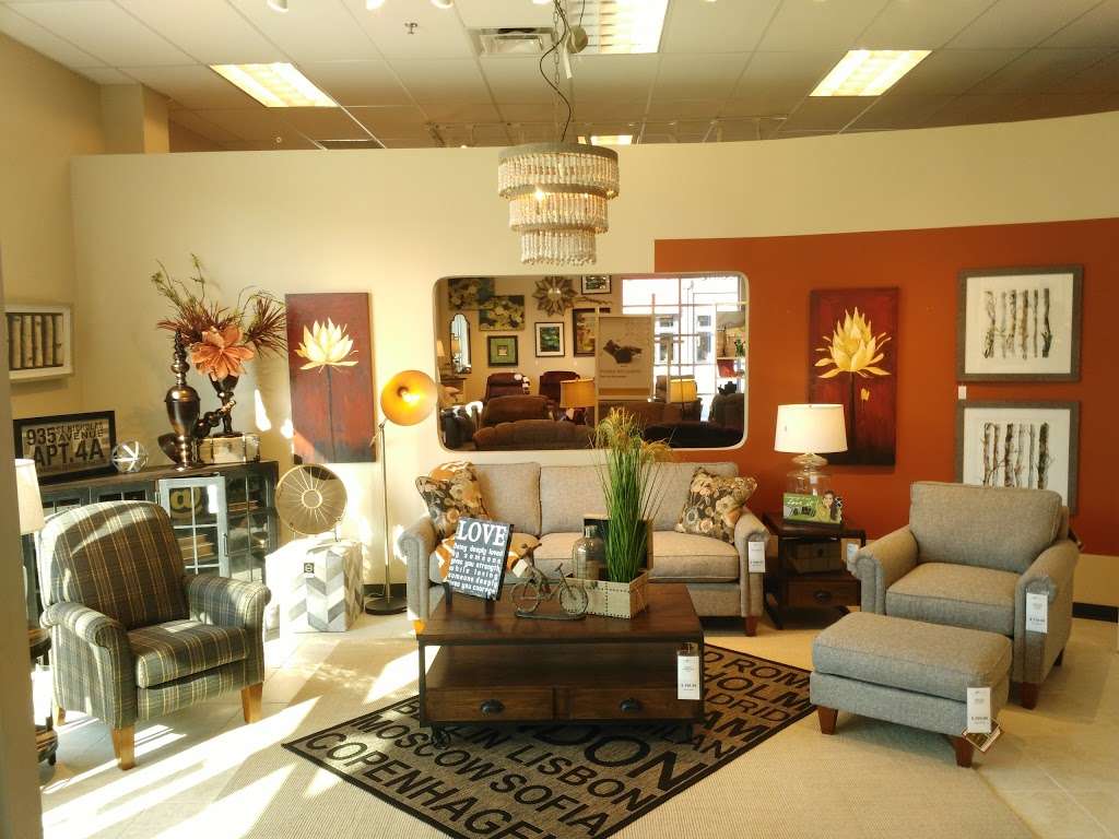 La-Z-Boy Home Furnishings & Décor | 9110 Rockville Rd, Indianapolis, IN 46234 | Phone: (317) 960-5555