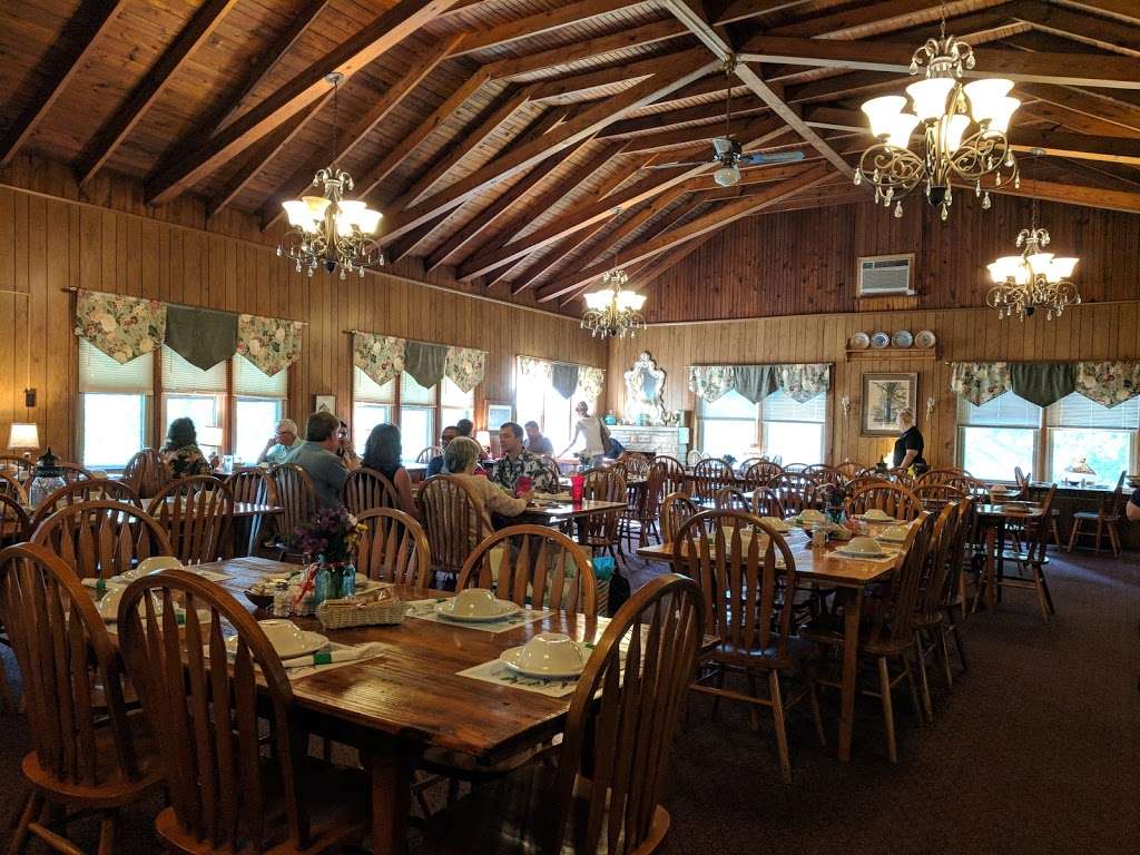 Hilltop Family Restaurant | 2434 US-231, Spencer, IN 47460, USA | Phone: (812) 829-3891