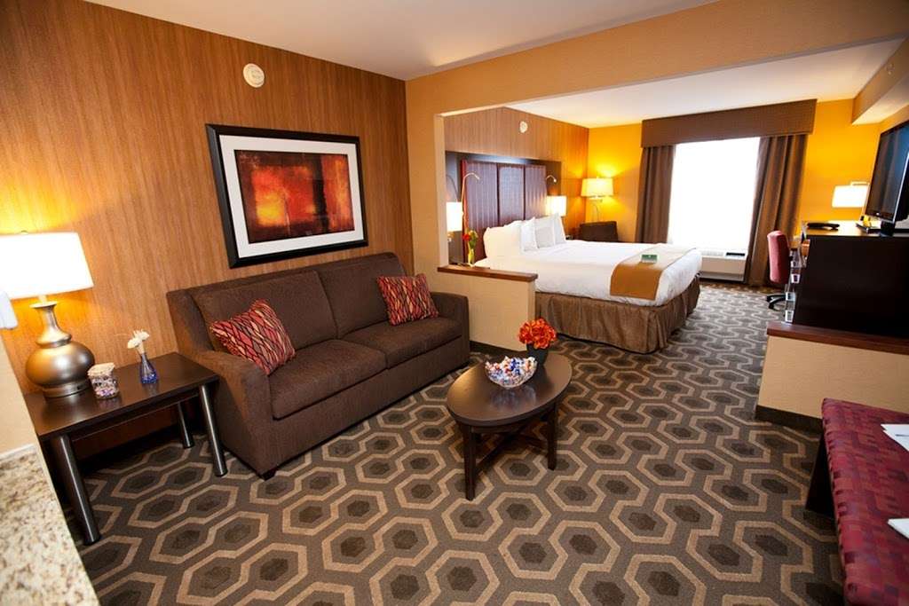 Holiday Inn Express & Suites Vineland Millville | 398 Smith St, Vineland, NJ 08360, USA | Phone: (856) 293-8888