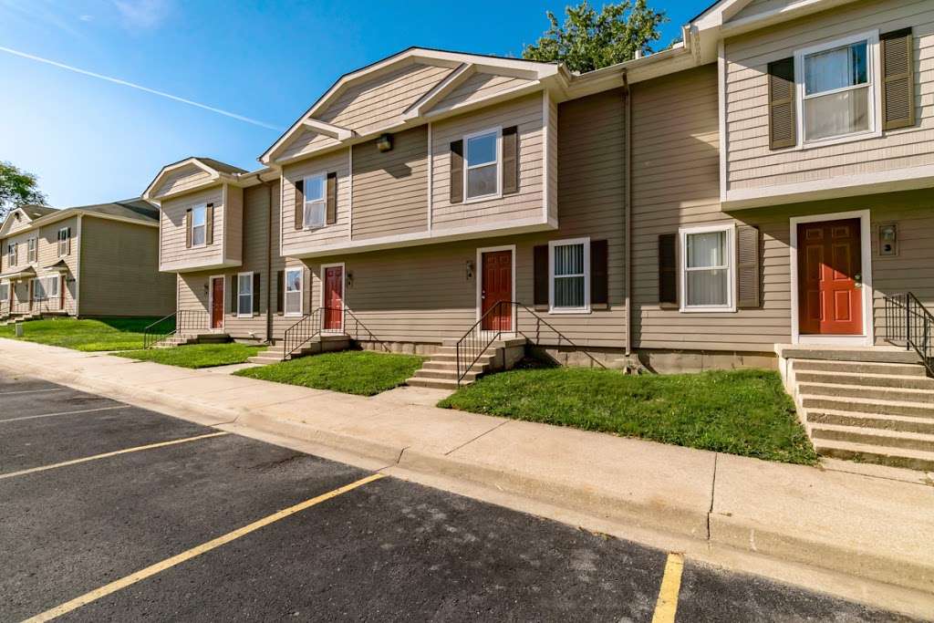 Woodland Village Apartments | 2940 Ralph Bunche Dr, Leavenworth, KS 66048, USA | Phone: (913) 353-3358