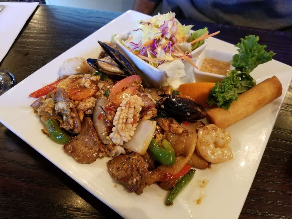 Thai Select Restaurant | 6579 Whitestown Pkwy, Zionsville, IN 46077 | Phone: (317) 769-0767