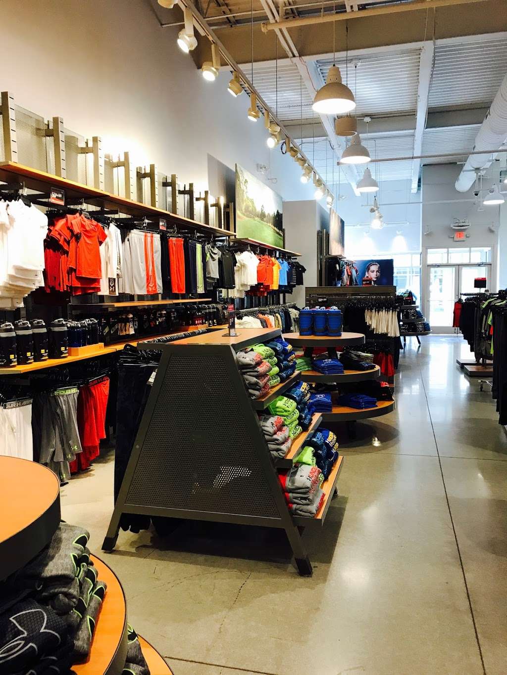 Under Armour Factory House | 100 S Premium Outlets Dr Suite 110, Blackwood, NJ 08012 | Phone: (856) 302-4559