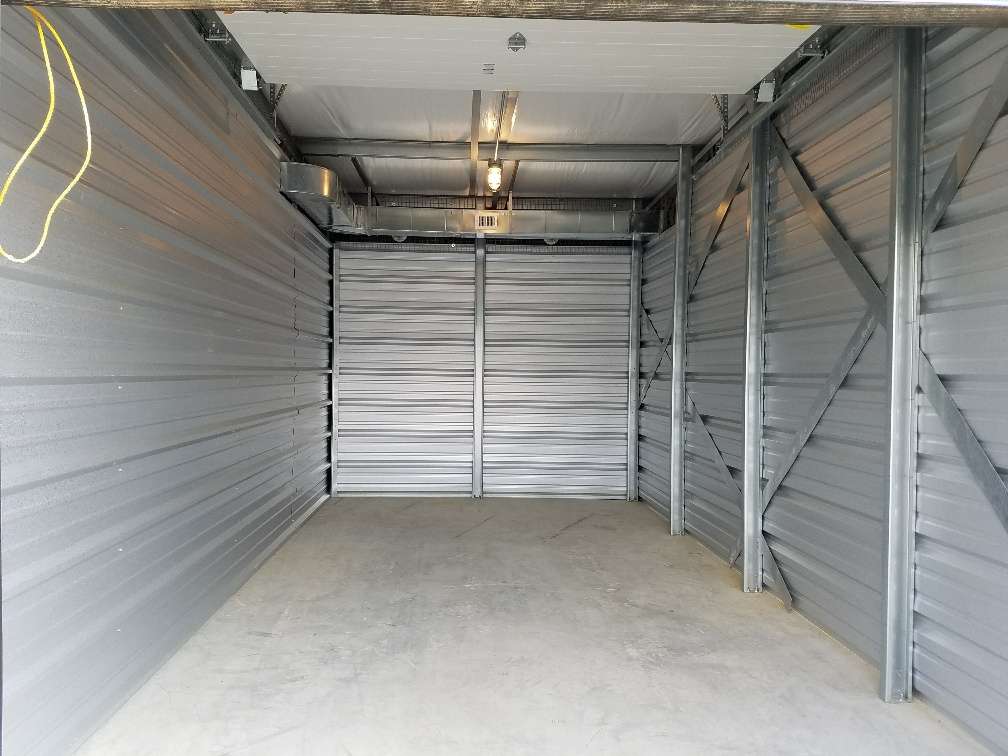 Wall Storage North | 3933, 1651 NJ-34, Farmingdale, NJ 07727, USA | Phone: (732) 751-1211