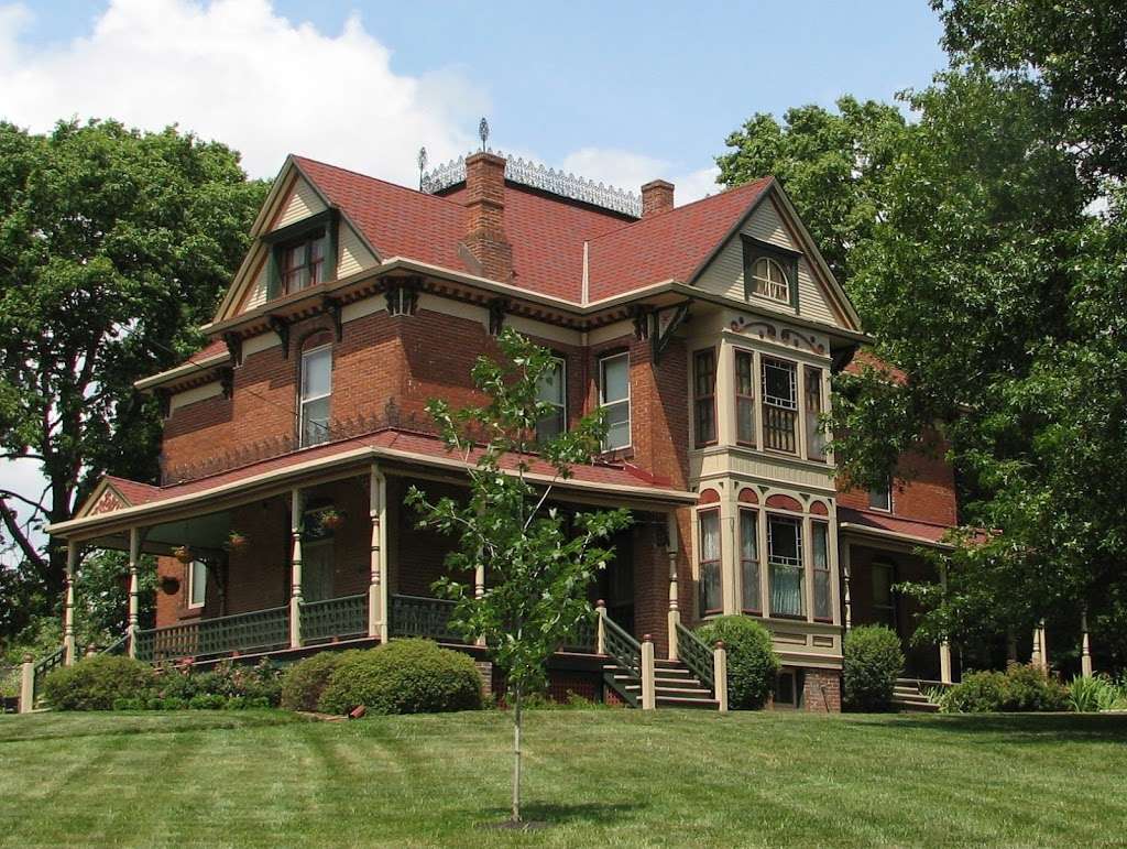 Stone-Yancey House Bed and Breakfast | 421 N Lightburne St, Liberty, MO 64068 | Phone: (816) 415-0066