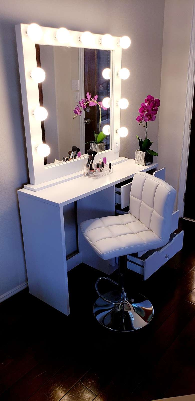 Vanity Dreams | 10649 Haddington Dr #170, Houston, TX 77043, United States | Phone: (713) 446-1503