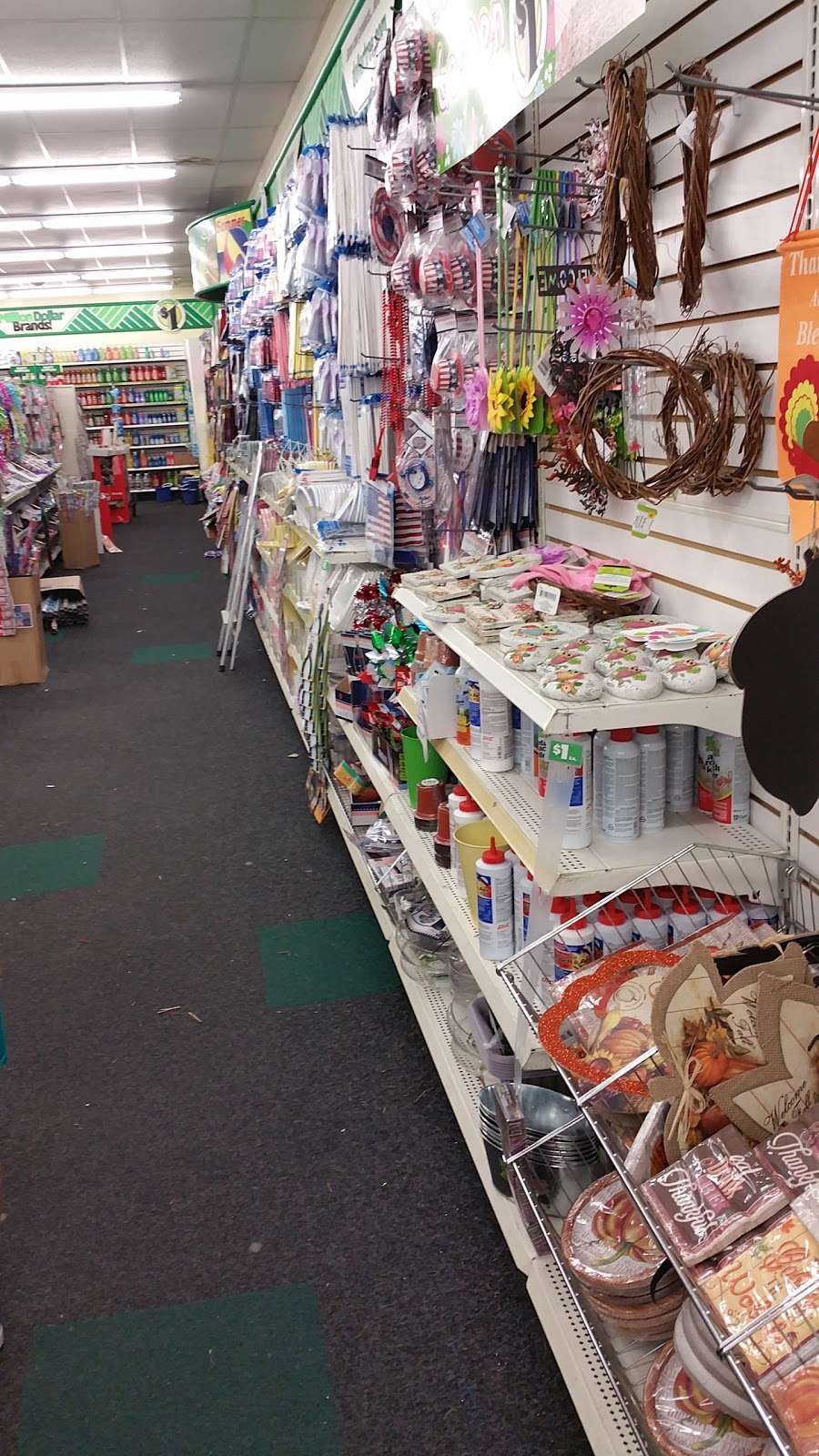 Dollar Tree | 208 Meadow Ave, Scranton, PA 18505, USA | Phone: (570) 963-1824